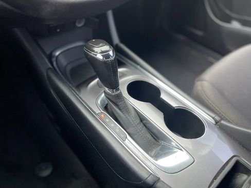 Used 2018 Chevrolet Malibu LT image 22