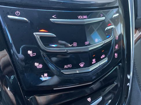 Used 2017 Cadillac Escalade ESV 4WD image 31