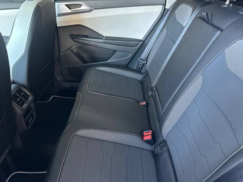New 2026 Volkswagen Taos SE FWD image 10