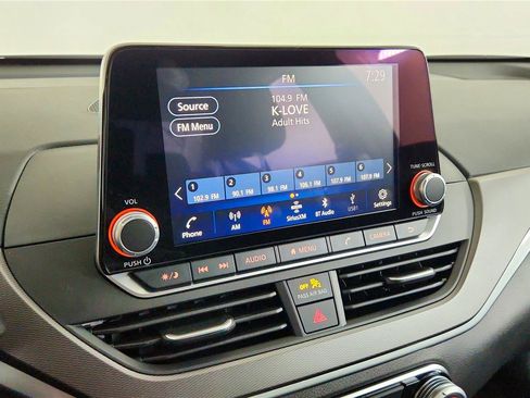 Used 2024 Nissan Altima 2.5 SR FWD image 40