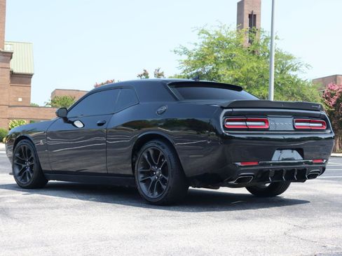 Used 2021 Dodge Challenger R/T Scat Pack RWD image 3