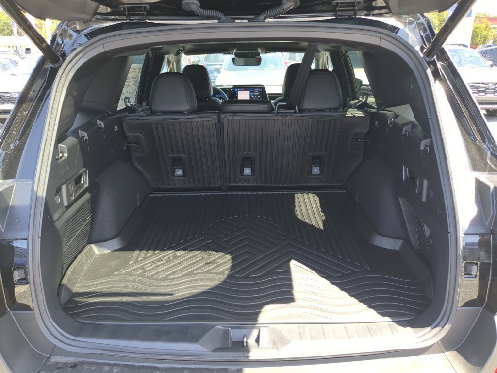 New 2026 Subaru Outback Limited AWD/4WD image 10