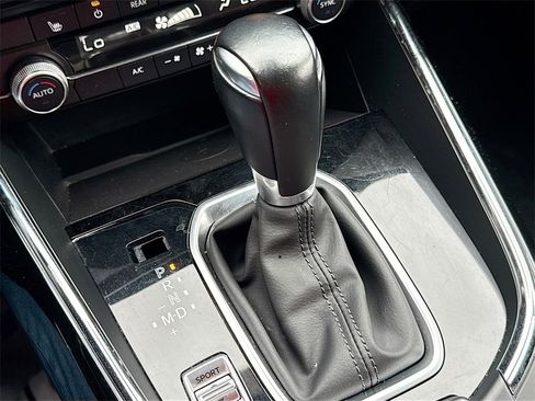 Used 2023 MAZDA CX-9 Touring image 18