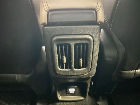 Used 2018 Jeep Compass Sport w/ Cold Weather Group FWD image 20