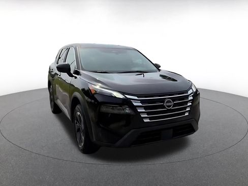 Used 2025 Nissan Rogue SV FWD image 3