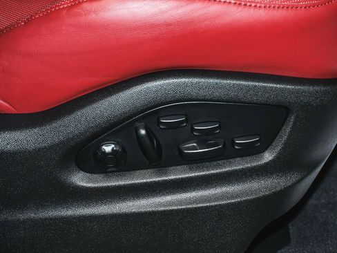 Used 2023 Porsche Cayenne Turbo S image 65