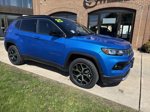 Used 2025 Jeep Compass Limited AWD/4WD image 1
