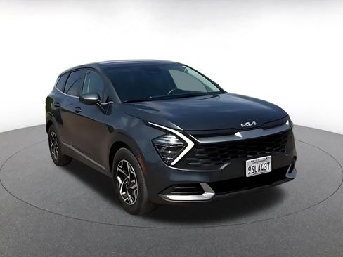 Used 2025 Kia Sportage LX FWD image 3