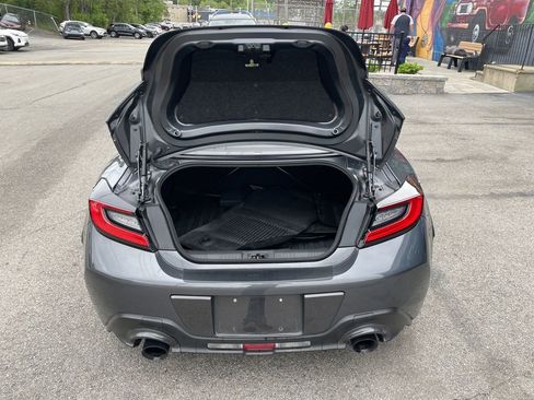 Used 2023 Toyota GR86 w/ ALL Weather Mat Package (TMS) RWD image 13