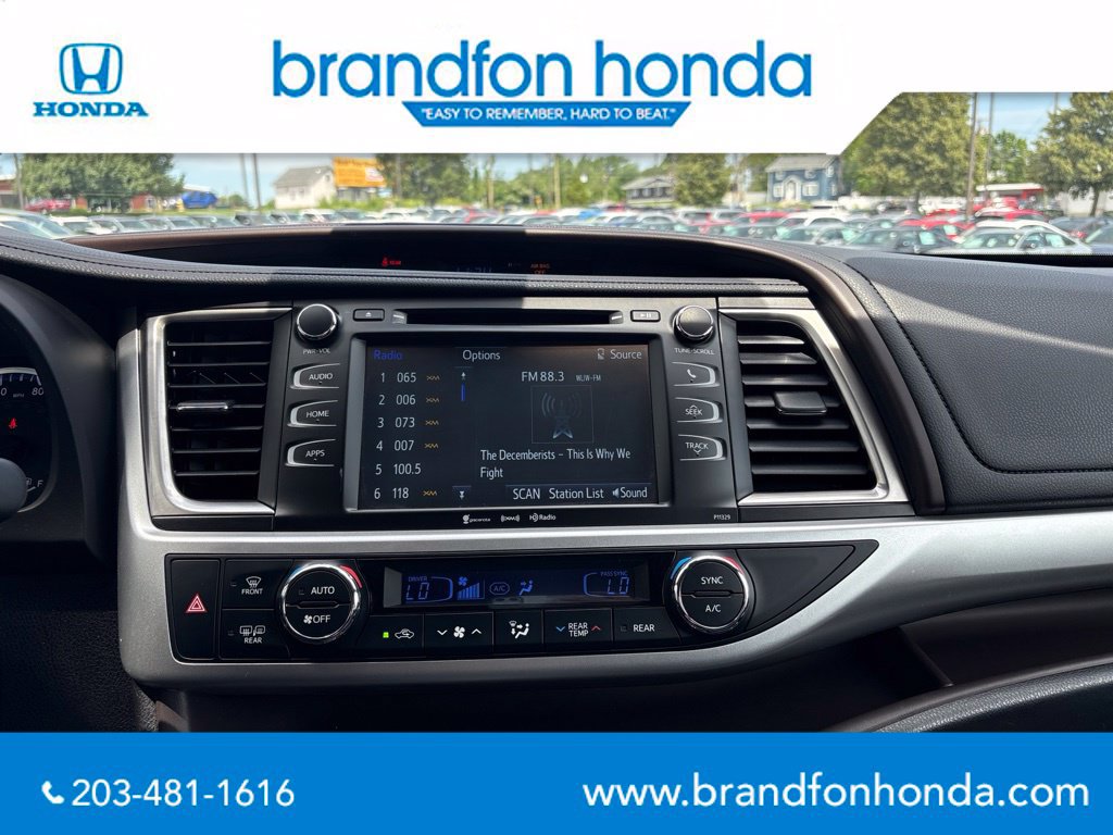 Used 2017 Toyota Highlander Plus AWD/4WD image 19