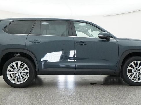 New 2026 Toyota Grand Highlander Platinum AWD/4WD image 27