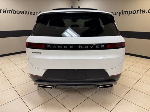 Used 2024 Land Rover Range Rover Sport SE AWD/4WD image 5