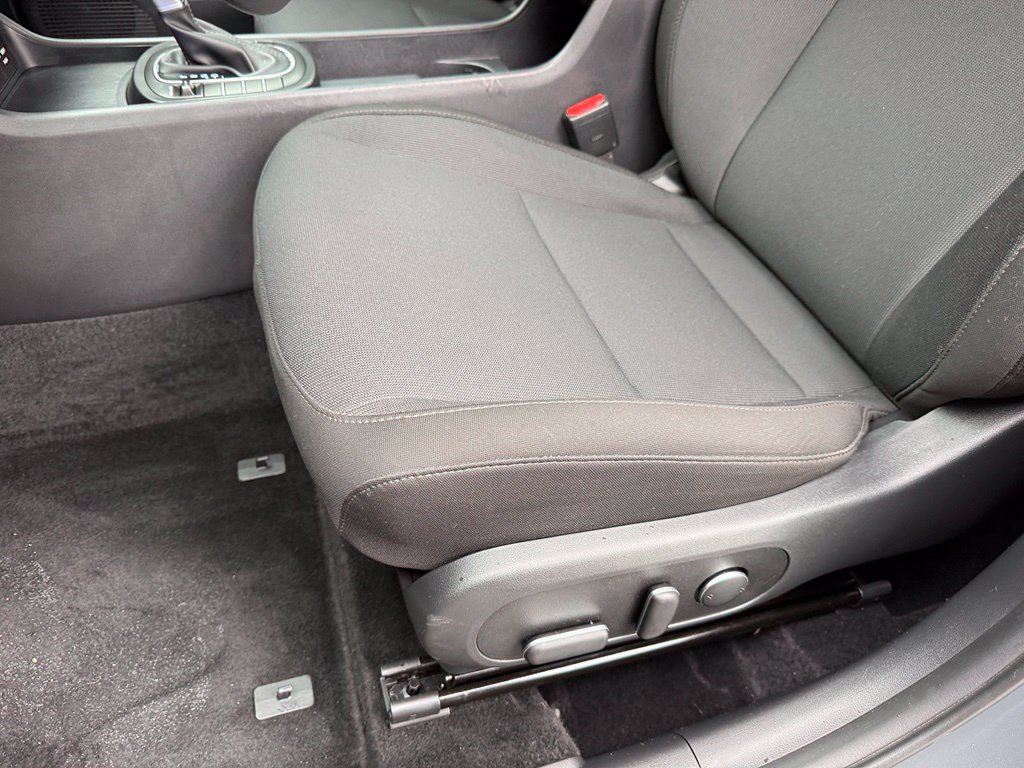 Used 2025 Hyundai Kona SEL FWD image 20