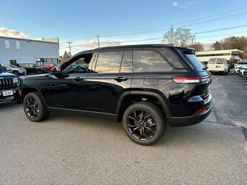 New 2025 Jeep Grand Cherokee Limited image 3
