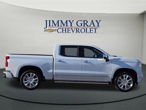 New 2026 Chevrolet Silverado 1500 High Country image 2