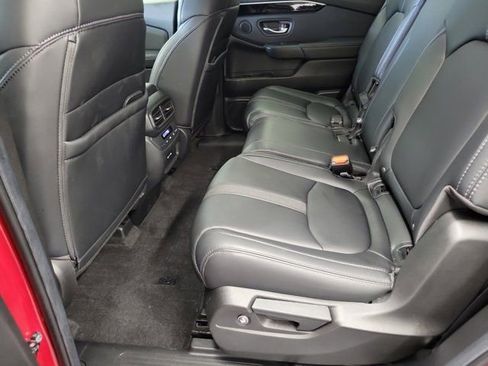 Certified 2025 Honda Pilot Touring image 14