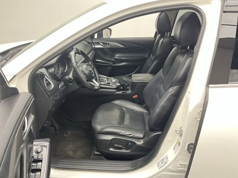 Used 2019 MAZDA CX-9 Touring w/ Touring Premium Package image 3