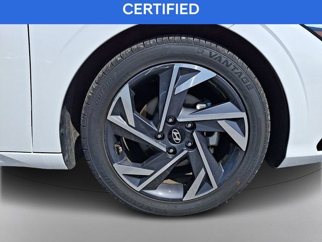 Used 2025 Hyundai Elantra SEL FWD image 8