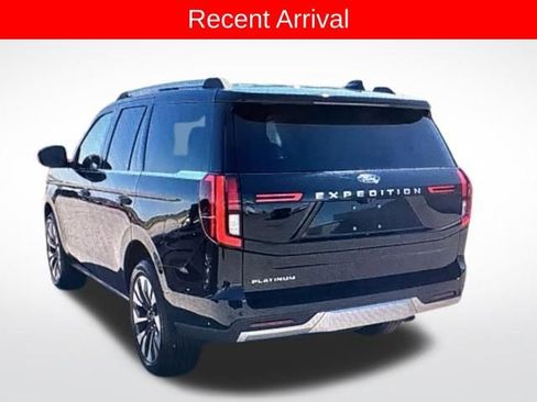 Used 2025 Ford Expedition Platinum w/ Driver's Package AWD/4WD image 6