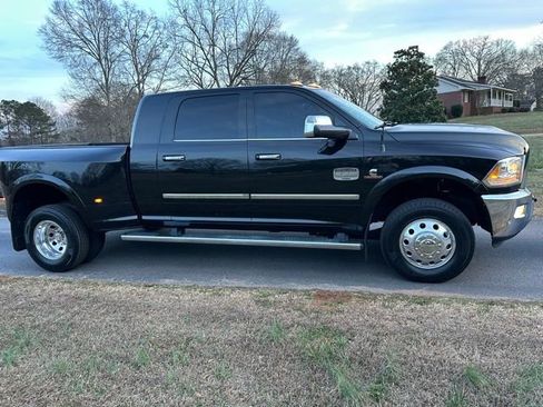 Used 2017 RAM 3500 Laramie Longhorn image 2
