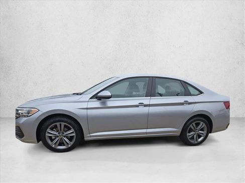 Used 2024 Volkswagen Jetta SE FWD image 9