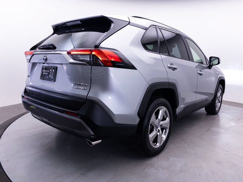 Used 2019 Toyota RAV4 Limited w/ Carpet Mat Package AWD/4WD image 18