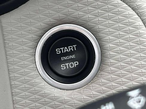 Used 2022 Land Rover Range Rover Velar R-Dynamic S AWD/4WD image 33