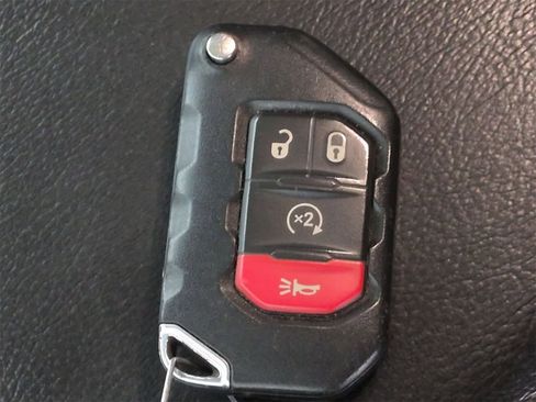 Certified 2019 Jeep Wrangler Unlimited Sahara image 36