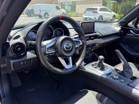 Used 2016 MAZDA MX-5 Miata Club RWD image 12