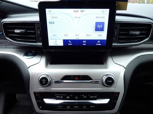 Certified 2022 Ford Explorer XLT w/ Equipment Group 202A image 25