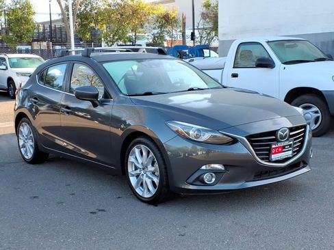 Used 2014 MAZDA MAZDA3 s Grand Touring w/ Technology Package FWD image 3