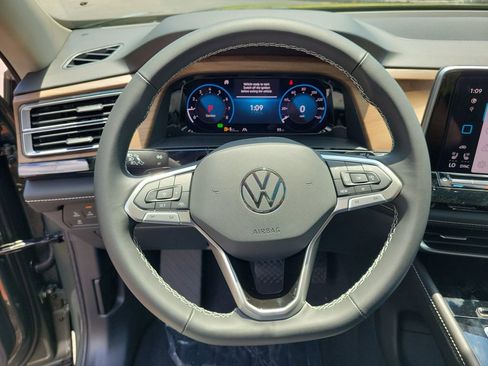 New 2026 Volkswagen Atlas SE FWD image 21