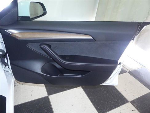 Used 2023 Tesla Model 3 Standard Range RWD image 21