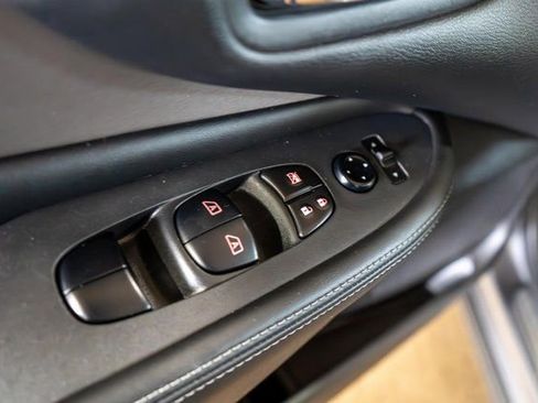 Certified 2023 Nissan Murano SV image 18