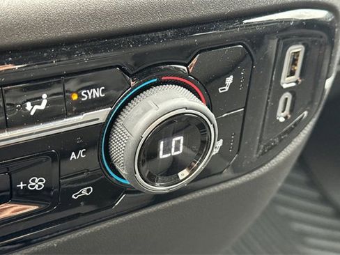 Used 2025 Chevrolet Silverado 1500 LT image 30