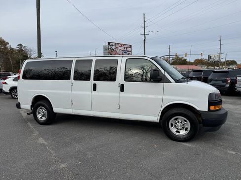 Used 2019 Chevrolet Express 3500 LS image 4