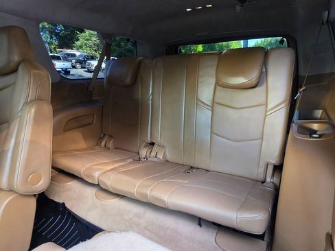 Used 2016 Cadillac Escalade ESV Platinum image 29