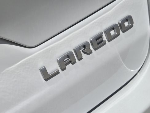 New 2026 Jeep Grand Cherokee Laredo AWD/4WD image 9