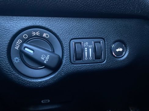 Used 2018 Dodge Challenger R/T w/ Driver Convenience Group image 22