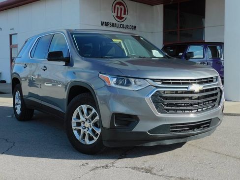 Used 2020 Chevrolet Traverse LS image 2