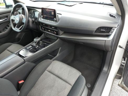 Used 2024 Nissan Rogue SV FWD image 21