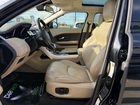 Used 2017 Land Rover Range Rover Evoque SE AWD/4WD image 20