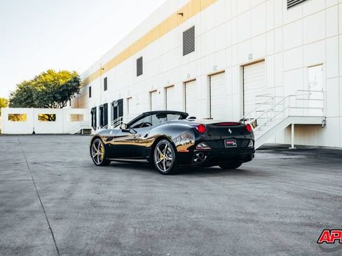Used 2014 Ferrari California RWD image 47