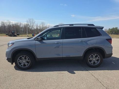 Used 2025 Honda Passport TrailSport image 10
