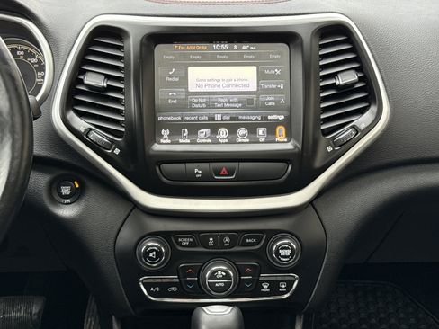 Used 2017 Jeep Cherokee Trailhawk w/ Comfort/Convenience Group image 13