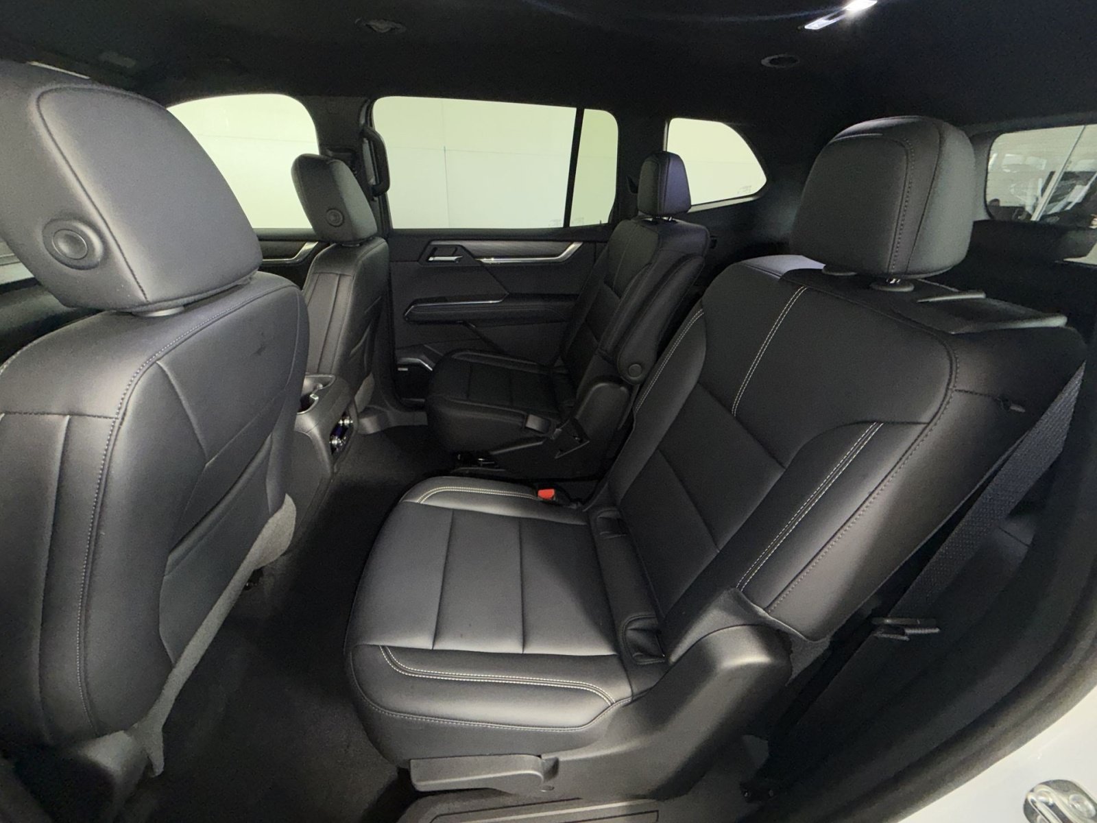 New 2026 GMC Acadia Elevation w/ Elevation Premium Package FWD image 24