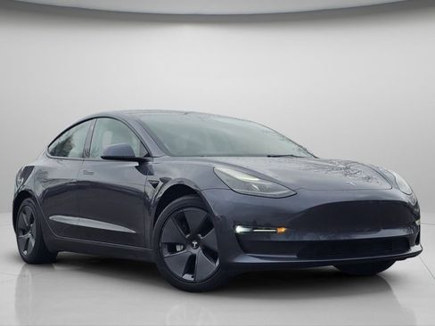 Used 2023 Tesla Model 3 Long Range image 2