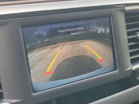 Used 2023 Chrysler Voyager LX FWD image 23