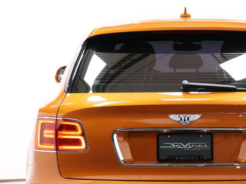 Used 2019 Bentley Bentayga image 58