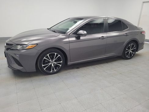 Used 2018 Toyota Camry SE w/ Convenience Package image 2
